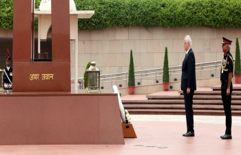 Minister of Defence, H.E Jorge Taiana laid wreath at the National War Memorial in New Delhi